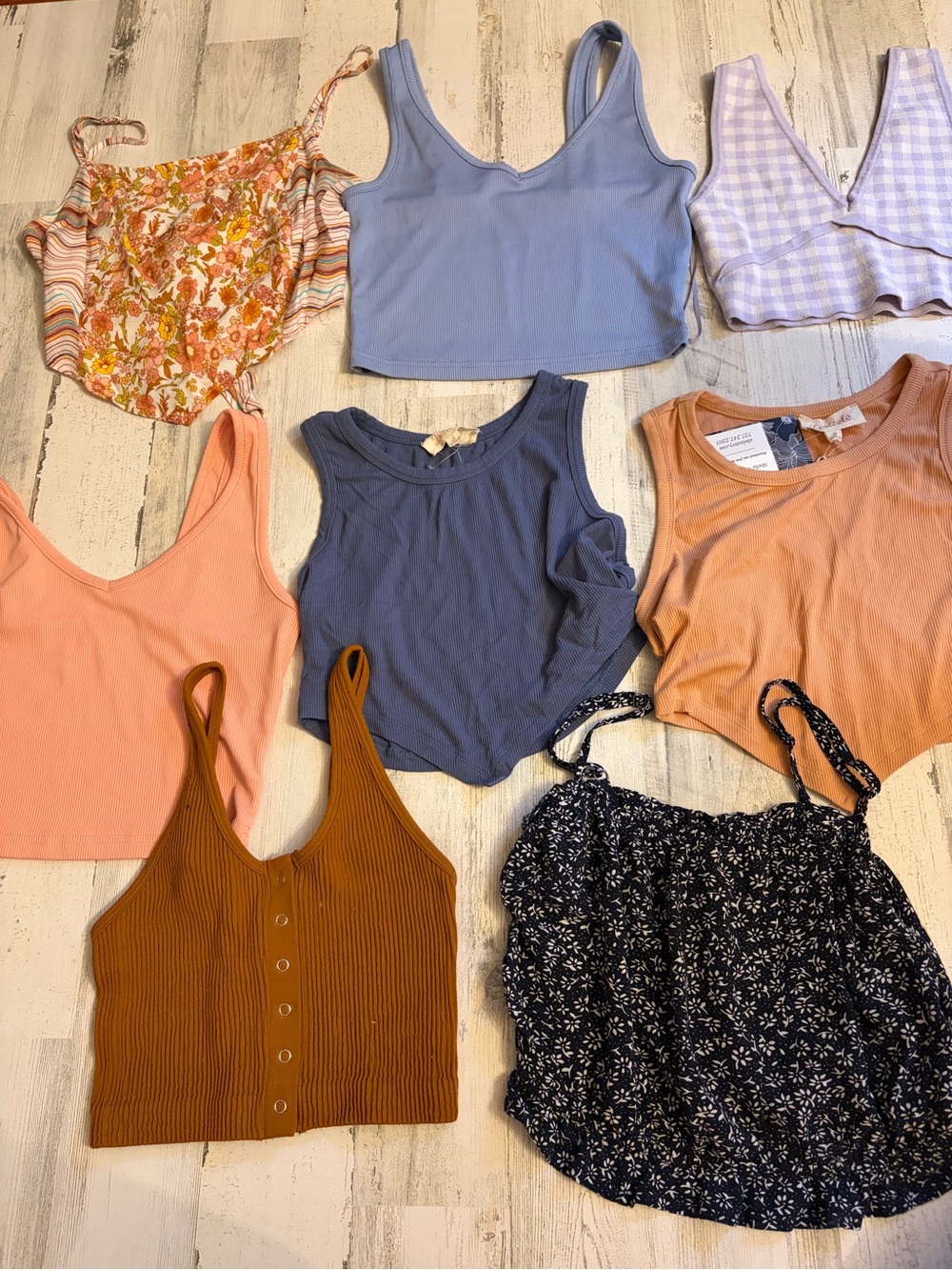 Bundle of 9 tanks